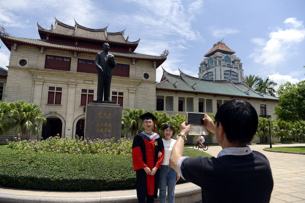 【实拍】厦门大学毕业季，最美校园成火爆景点