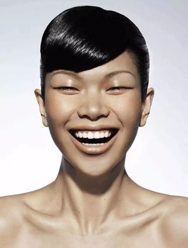 40年40人 | 她19岁因丑成名,被称为"中国最丑超模".