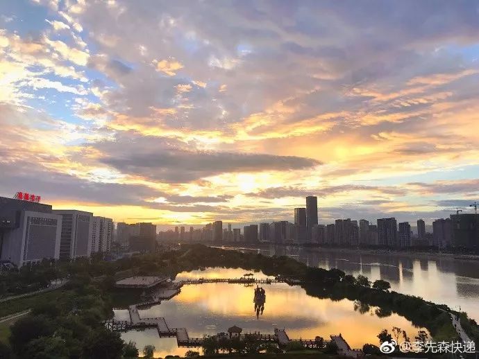 昨天福州天空不仅惊现彩虹这样的晚霞也美爆了但是接下来的天气有点