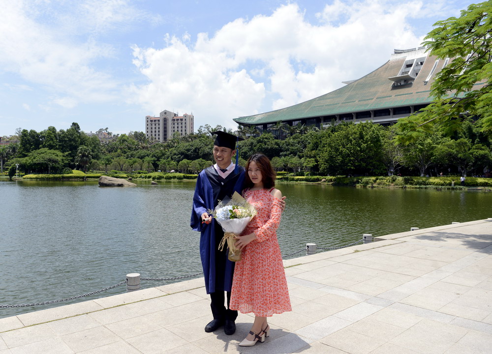 【实拍】厦门大学毕业季，最美校园成火爆景点