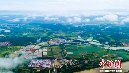 连日来暴雨天气过后,素有"江西九寨沟"之称新余市分宜县大岗山雨后