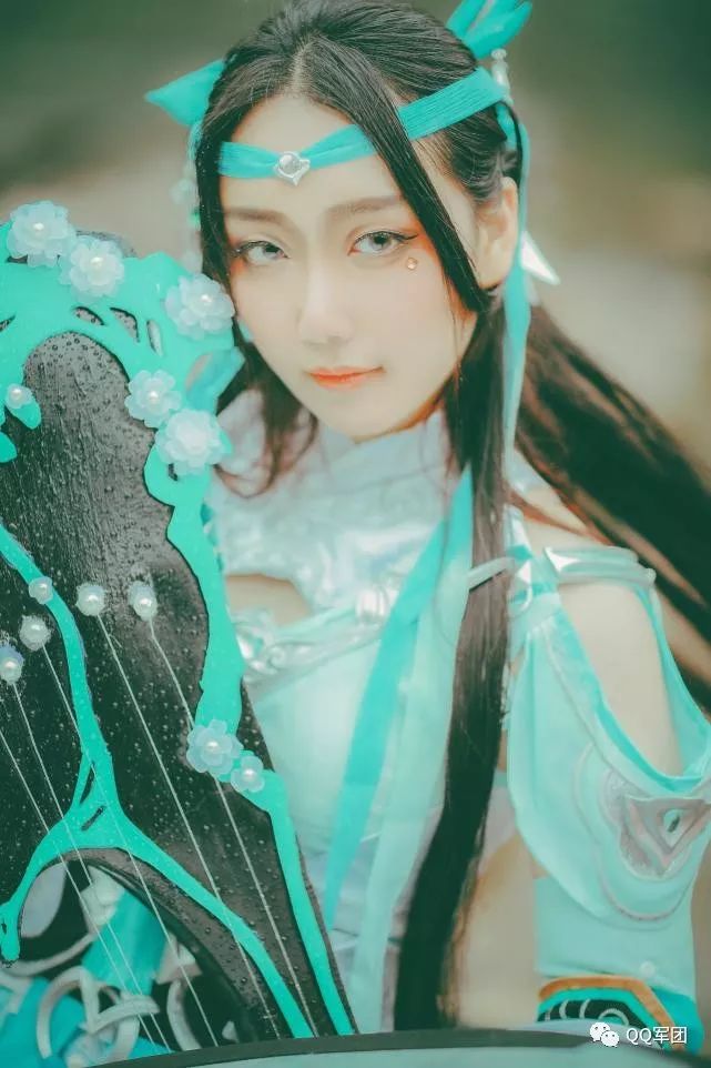 剑隐于琴下 女神长歌门雪河琴娘cos