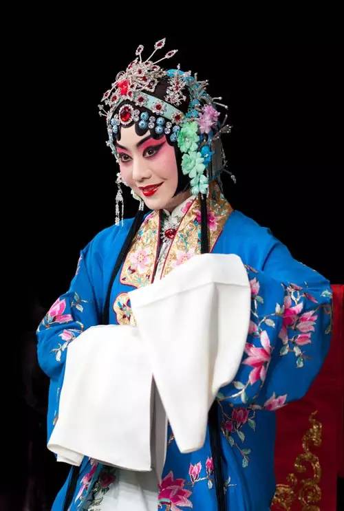 中國京劇第一美女，恰似仙女下凡間，居然可以美成這樣！-雪花新聞