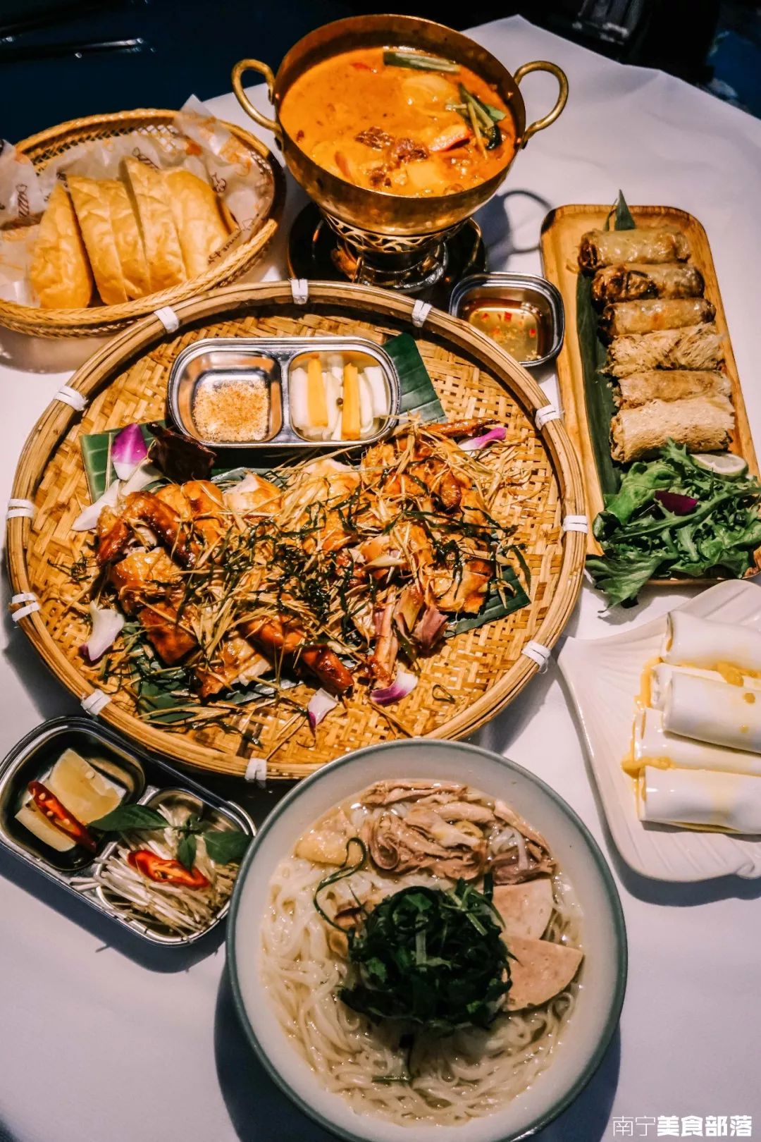 花样西贡 | 万象城里最正宗法式越南菜,繁花深处的异国风情