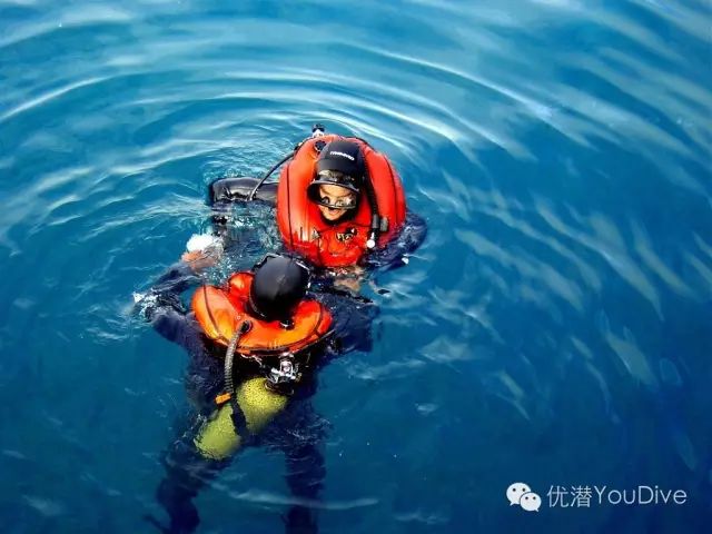 在水肺潜水时,永远不要做这五件蠢事