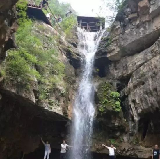 雾海茫茫 浩浩渺渺,犹如九天仙界 地址:保定满城县刘家台乡龙居村