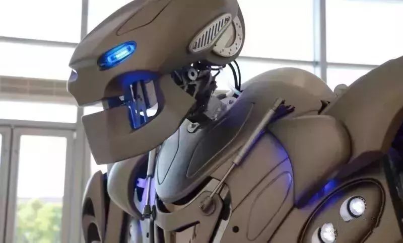 中国只有一台,全世界不到十台的明星机器人泰坦来ciros展会现场啦!