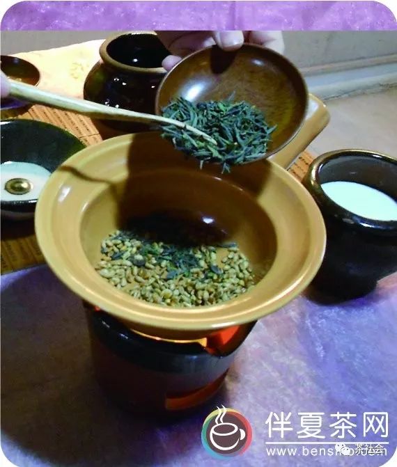 投茶加麦加水煮茶加盐分茶作者简介:白力丰,伴夏茶网顾问,广西首席