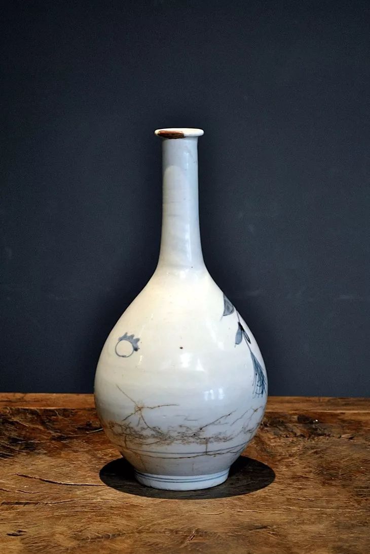 用之美 | 青花水鸟草叶纹长颈瓶,日本古有田烧,17世纪