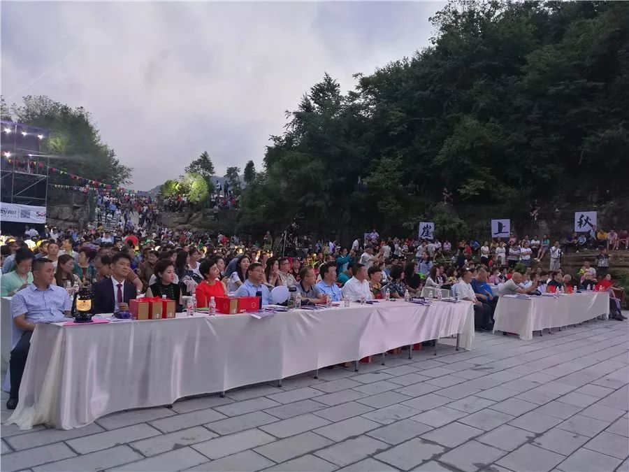 著名诗人李发模,著名唱作音乐人李进,伟人特型演员田麒鸣,钱锋,李海平