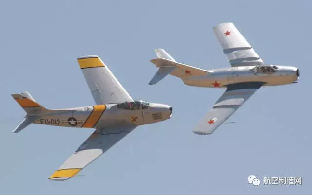 米格-15和f-86是第一代采用后掠翼的战斗机,两者都是高亚声速战斗机