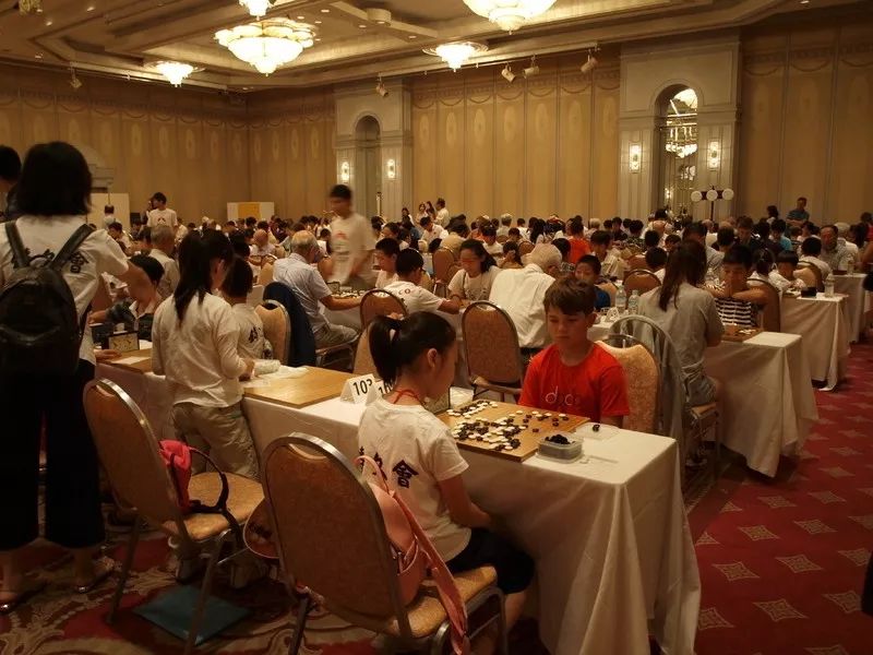 日本的围棋人口_围棋棋盘图片(2)