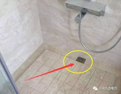 淋浴房地漏安装要注意这几点,漏水速度快10倍,真想回家砸掉重装