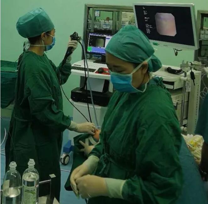 北京京都儿童医院小儿支气管镜刷检术治疗小儿肺炎