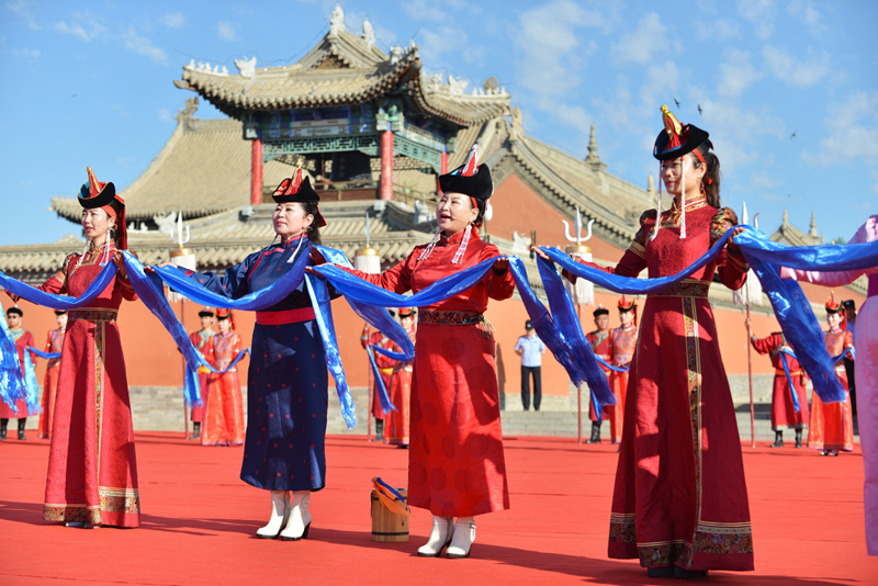 【内蒙古旅游】6月26日,在锡林浩特市举行的额尔敦敖包祭祀大典上