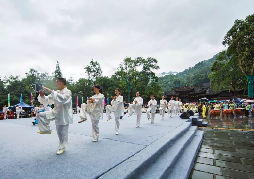 第八届世界传统武术锦标赛新闻发布会在峨眉山举行