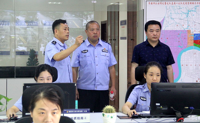 湖北省恩施州利川市公安交警考察团一行5人在利川市公安局副局长马