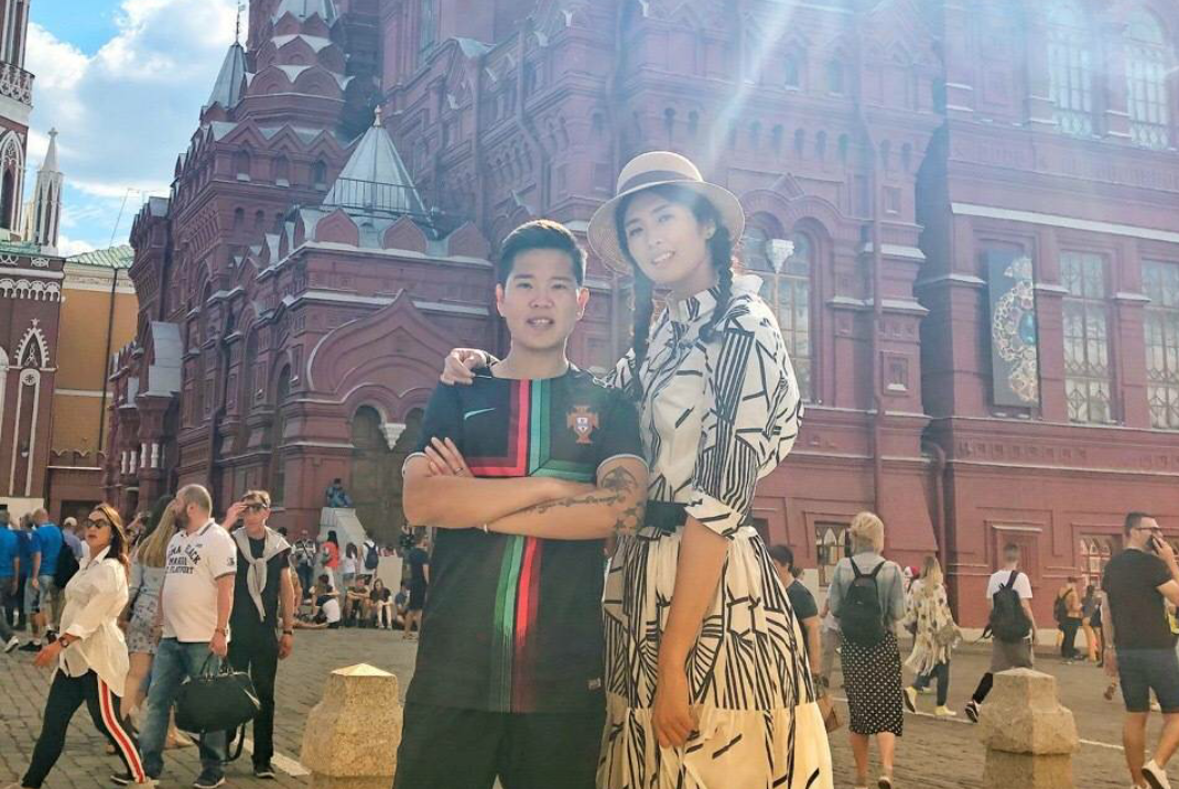 中国女足球员李影,晒与赵丽娜在世界杯上的照片