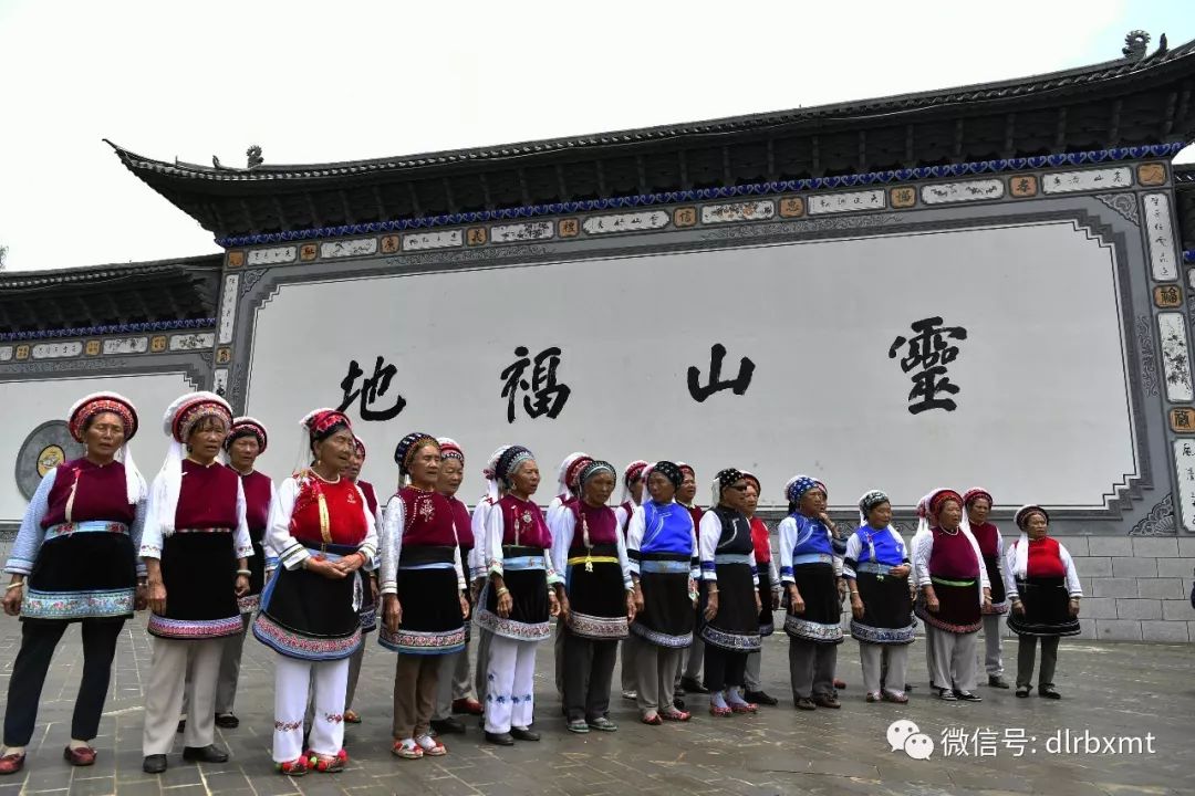 鸡足山镇寺前村位于国家四a级风景区"鸡足山风景名胜区"脚下,是最邻近