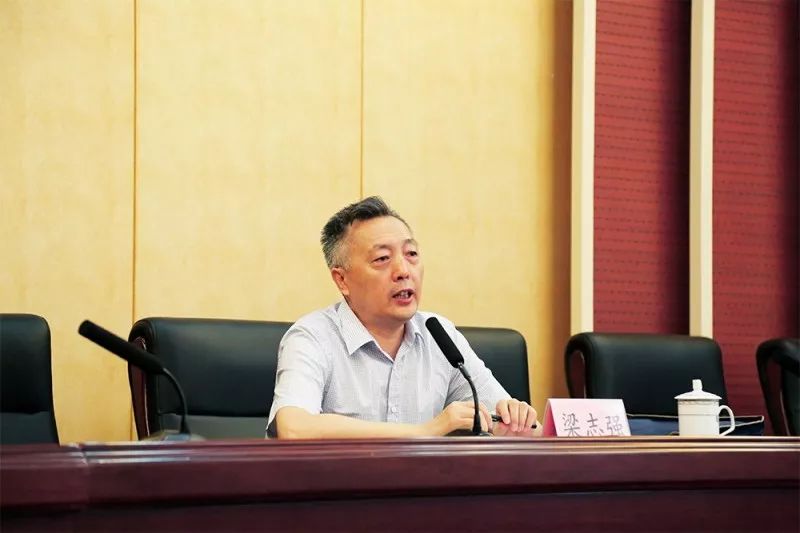 李忠贵主任授课开班仪式上,省总干校副校长宋敬林致