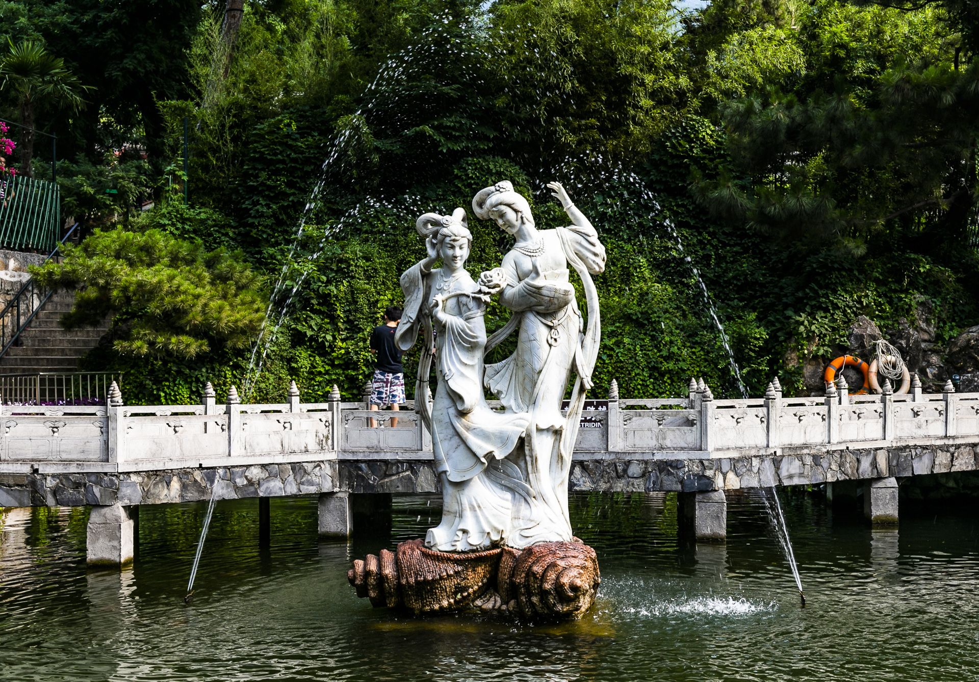 游览北京怀柔红螺寺(一,红螺仙女御竹林