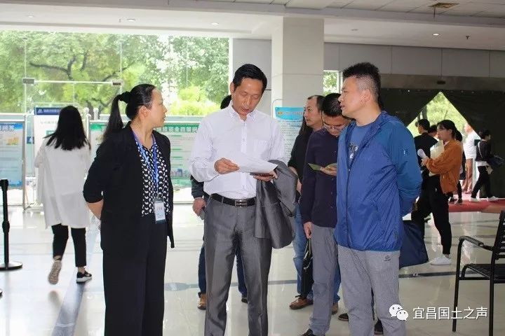 宜昌市政府副秘书长王军到市不动产登记中心调研指导工作