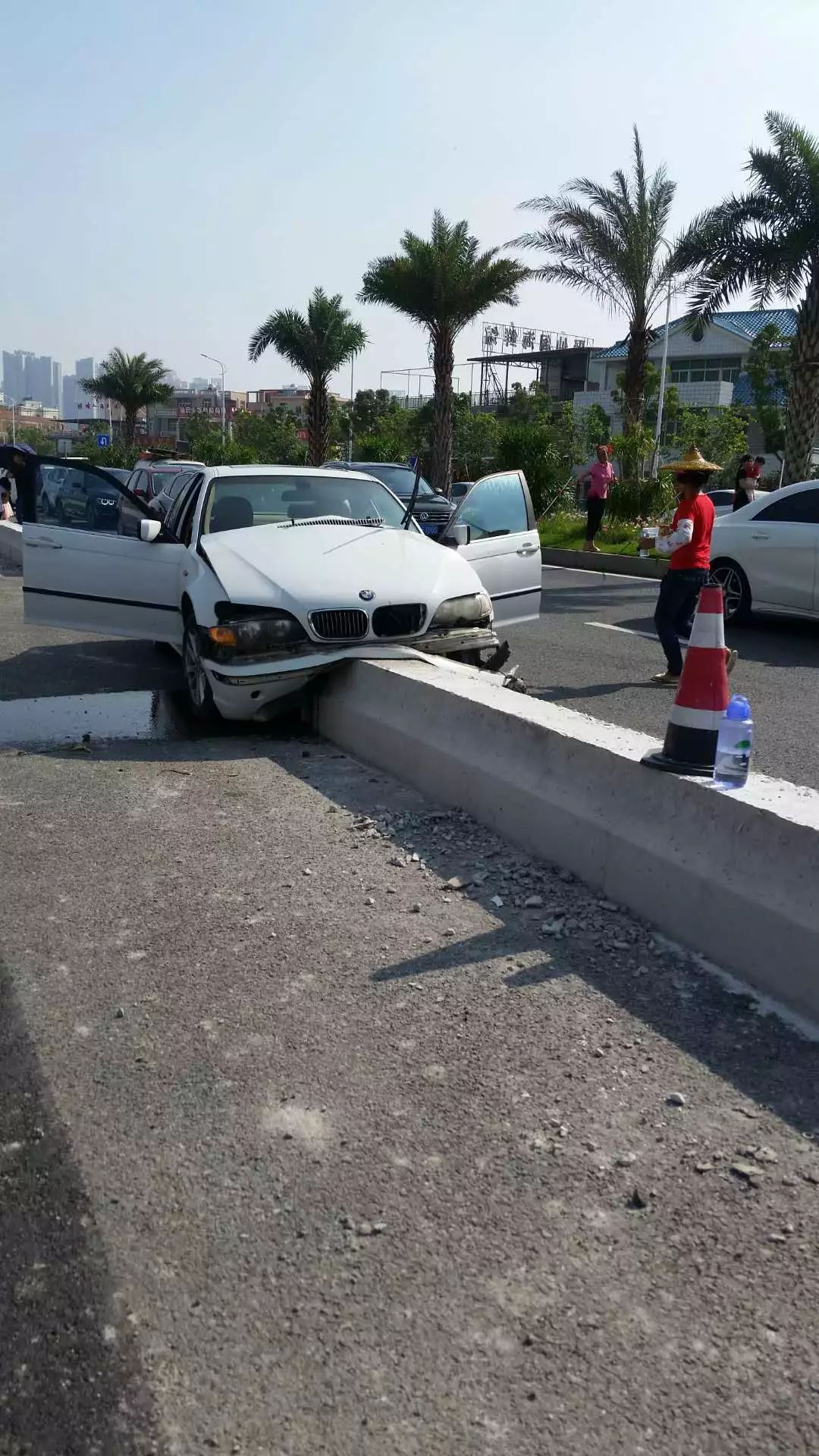 泉州师院副院长上班途中车祸身亡!