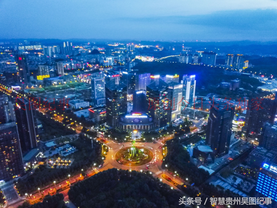 航拍贵阳观山湖区一角,这里会不会成为未来贵阳中心房子长的好快