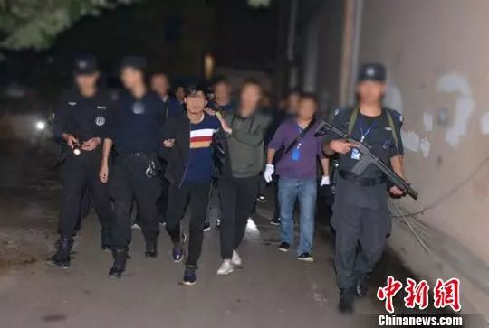 梳理闫宏伟等人组织,领导,参加黑社会性质组织案,涉及刑事犯罪34件