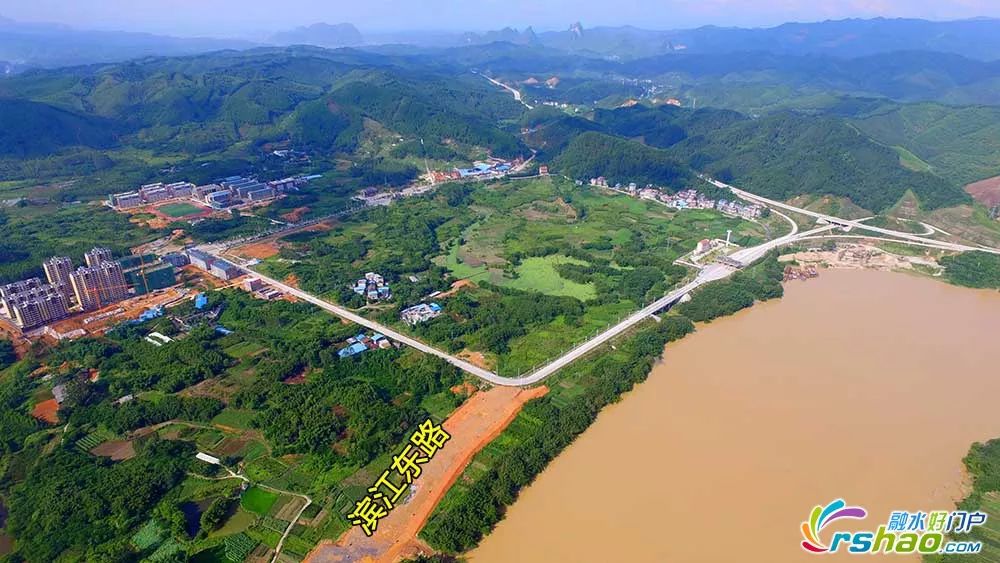 融水水东新区滨江东路正在建设,上下高速又将多一条路