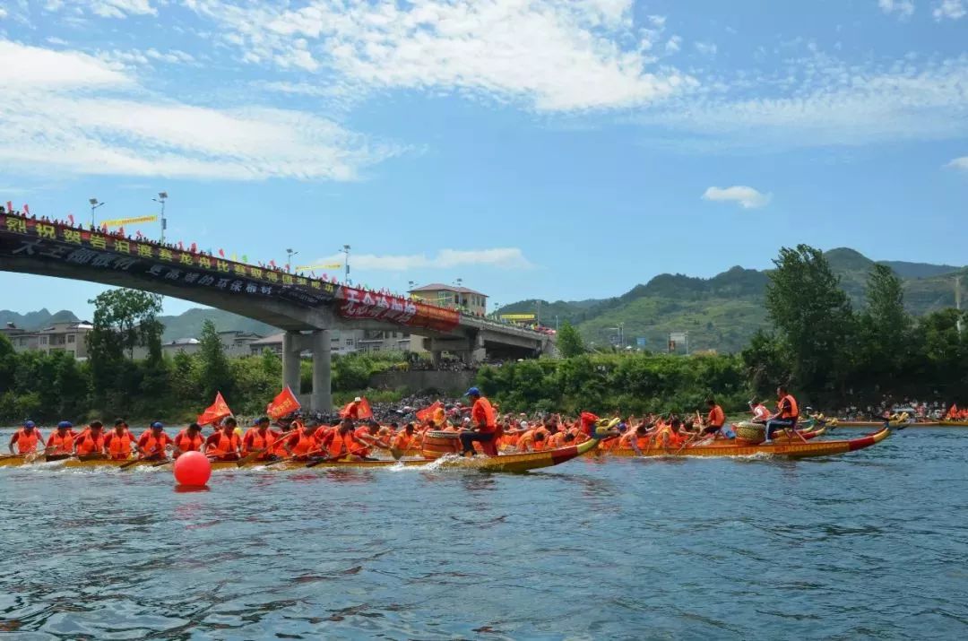 经过7小时的激烈角逐,女子组岩泊渡镇星明队夺得冠军,田坪队,廖家队