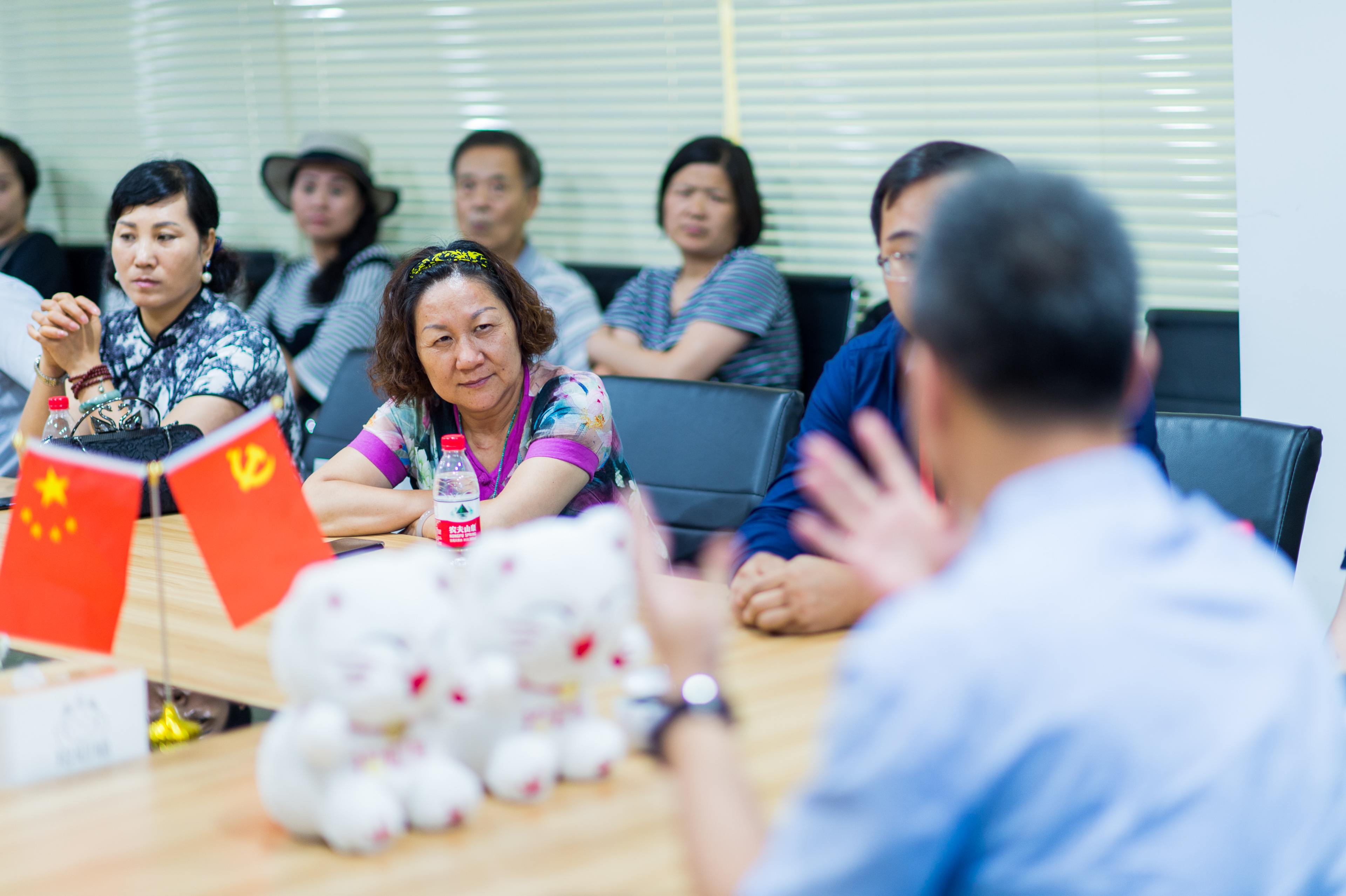 交流会始,招财猫理财董事长袁春峰先生首先对出席现场的用户表示了