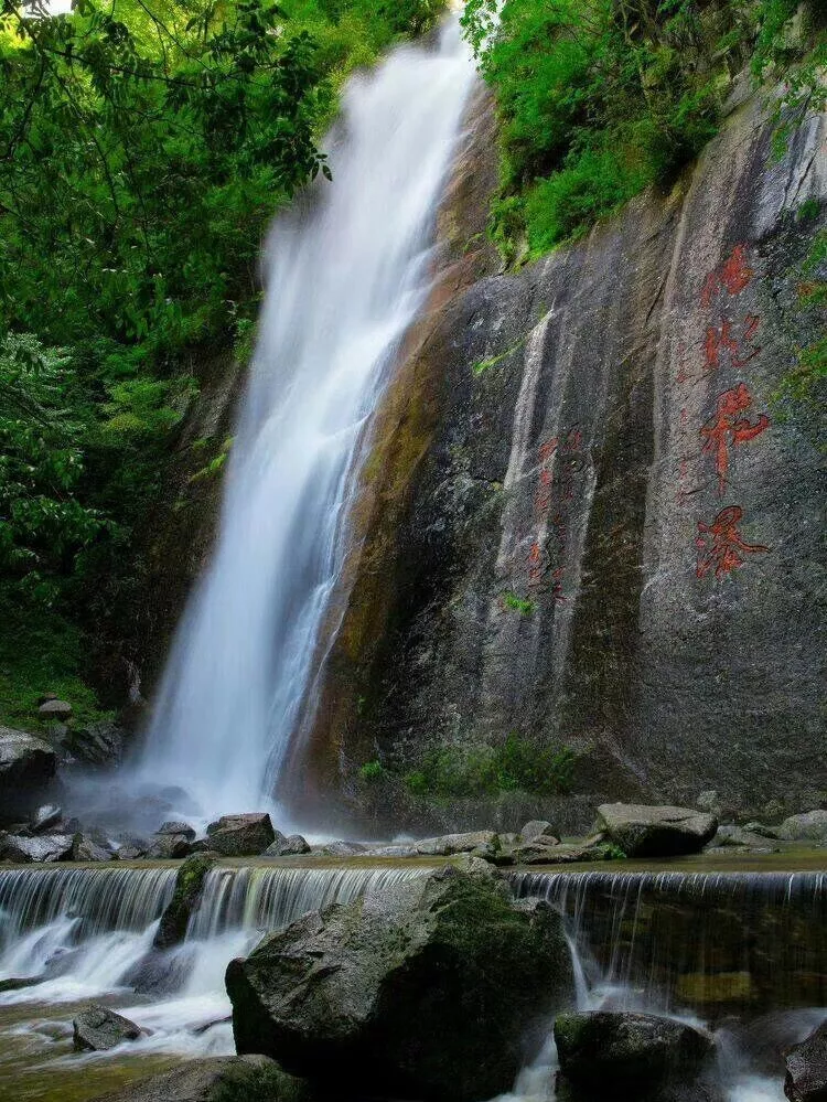 炎热夏日一首"凉凉"已不够,来红河谷避避暑吧