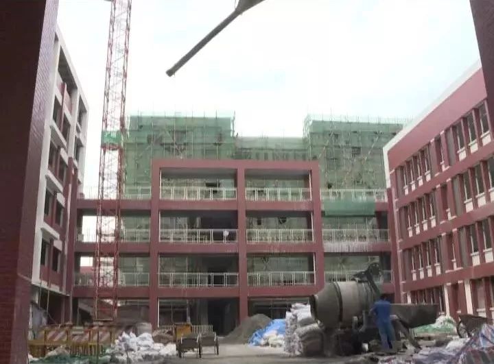 霸气初现!探访威远凤翔中学建设第一现场