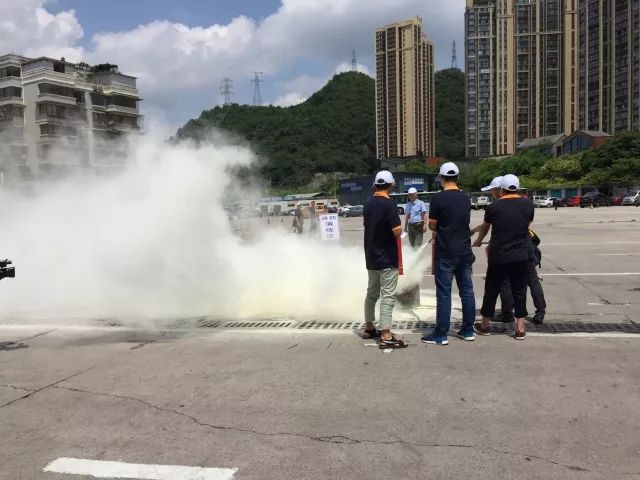 烟雾弹,特警齐上阵,这场演练很逼真