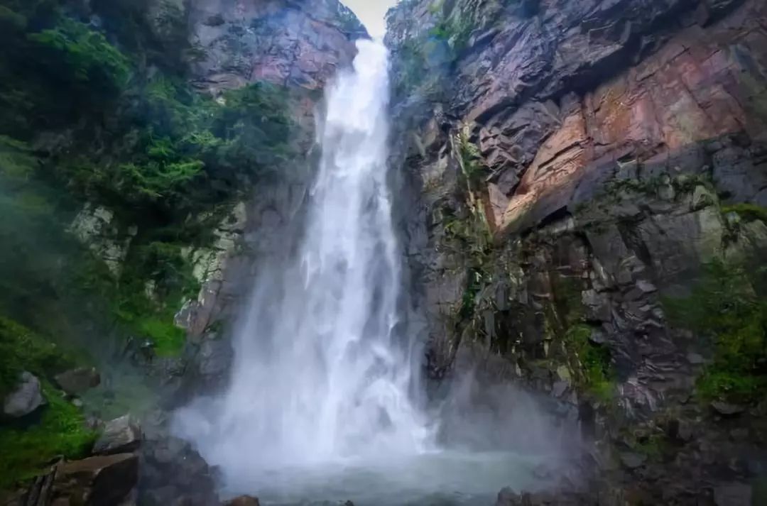 醉美在溪口 奉化溪口的秀丽山水 让人心驰神往 三隐潭和千丈岩就是