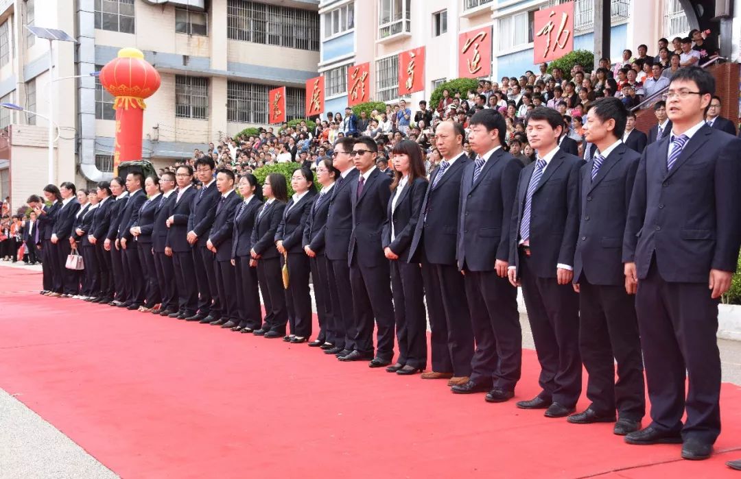 【航拍】宣威六中为18岁学生举行成人礼,掌上宣威为小鲜肉留住精彩