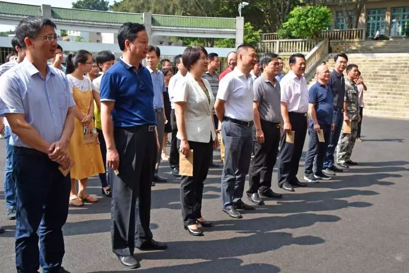 南澳县举行"扶贫济困日"捐款活动