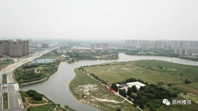 西四环科学大道在建立交 △天德湖景 楼市航拍系列:城中村系列丨