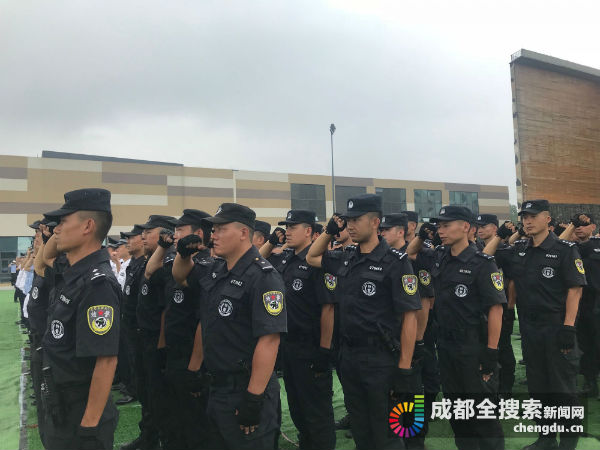 上午10点,成都市公安局战训基地演练现场,黑豹突击队员,武装巡逻特警