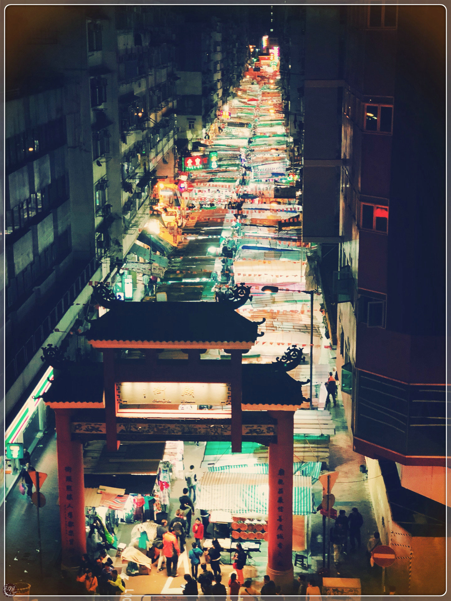 熟悉的名字与场景，逛吃庙街，体验香港文化。：雷火电竞官方网站(图3)
