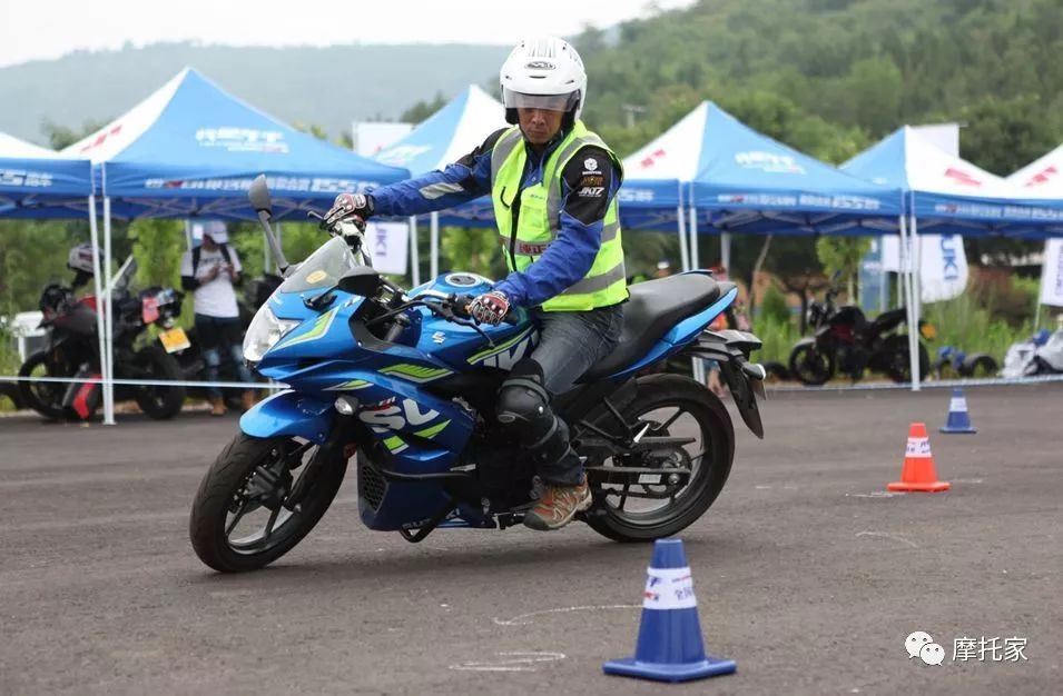 新车/轻骑铃木GIXXER国内发布，团购价12980元！