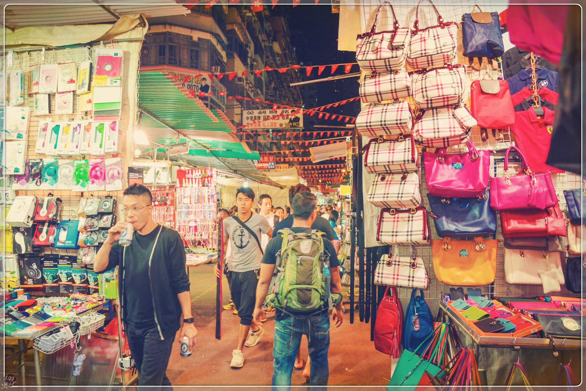 熟悉的名字与场景，逛吃庙街，体验香港文化。：雷火电竞官方网站(图4)