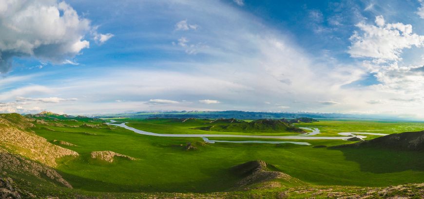 泛亚电竞官网：新疆最美的湿地之一，这片草原上有一个天鹅保护区(图6)