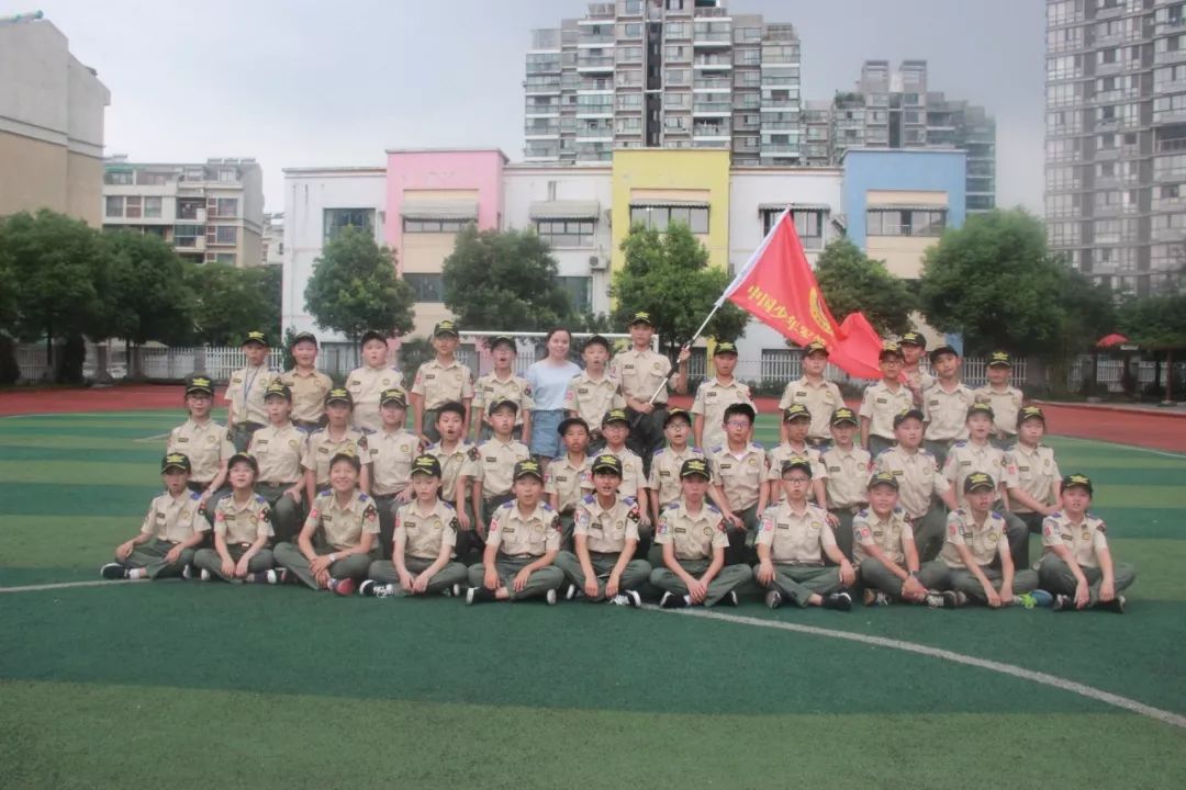 听闻映湖小学有中国少年军出没