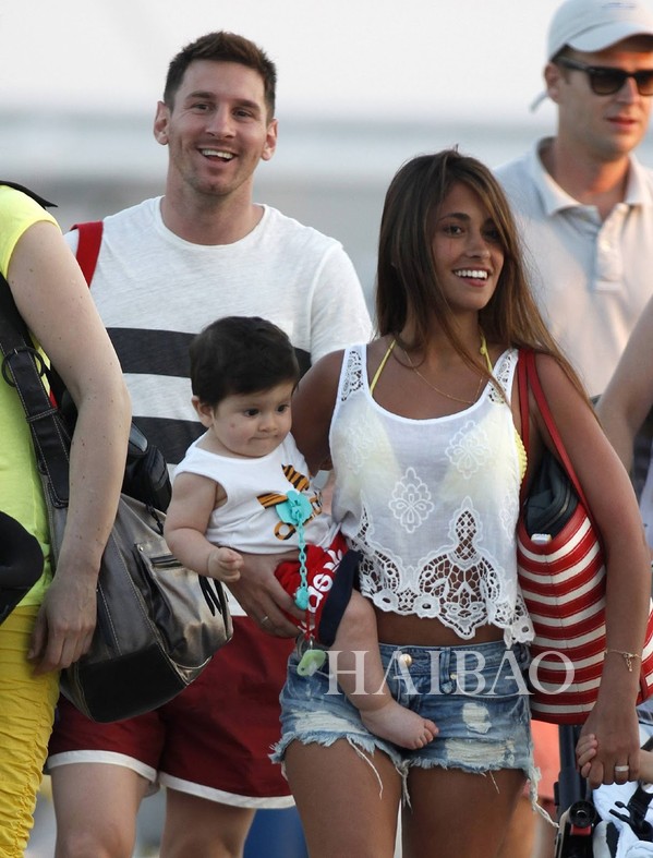 梅西 (lionel messi) 和妻子安东内拉 (antonella roccuzzo)