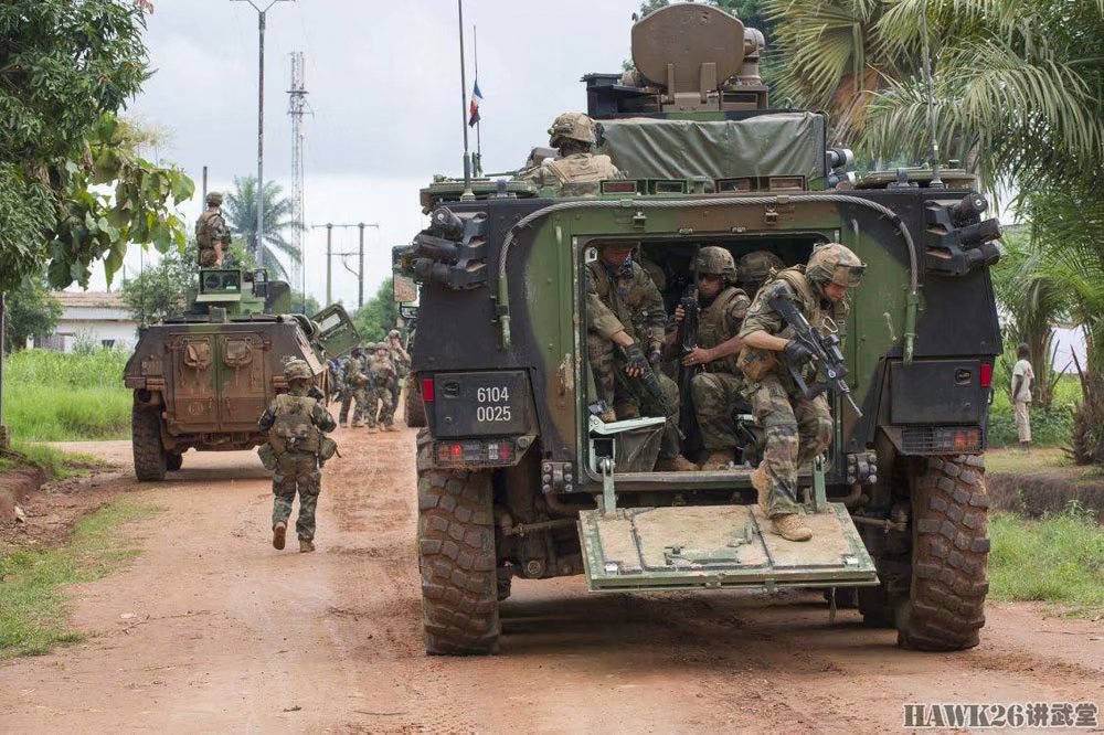驻马里法军遭遇恐怖袭击 新型vbci步兵战车首次被击毁