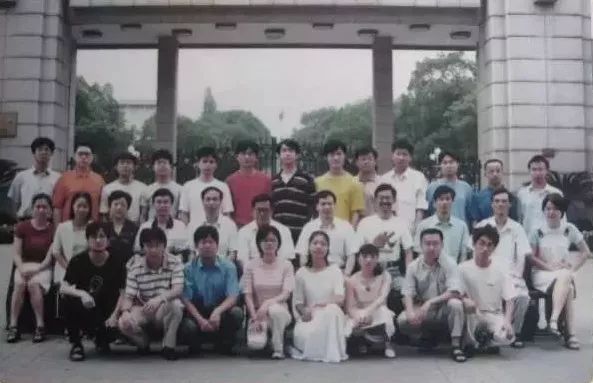 浙江大学1999届生物科学与技术系毕蚁合影