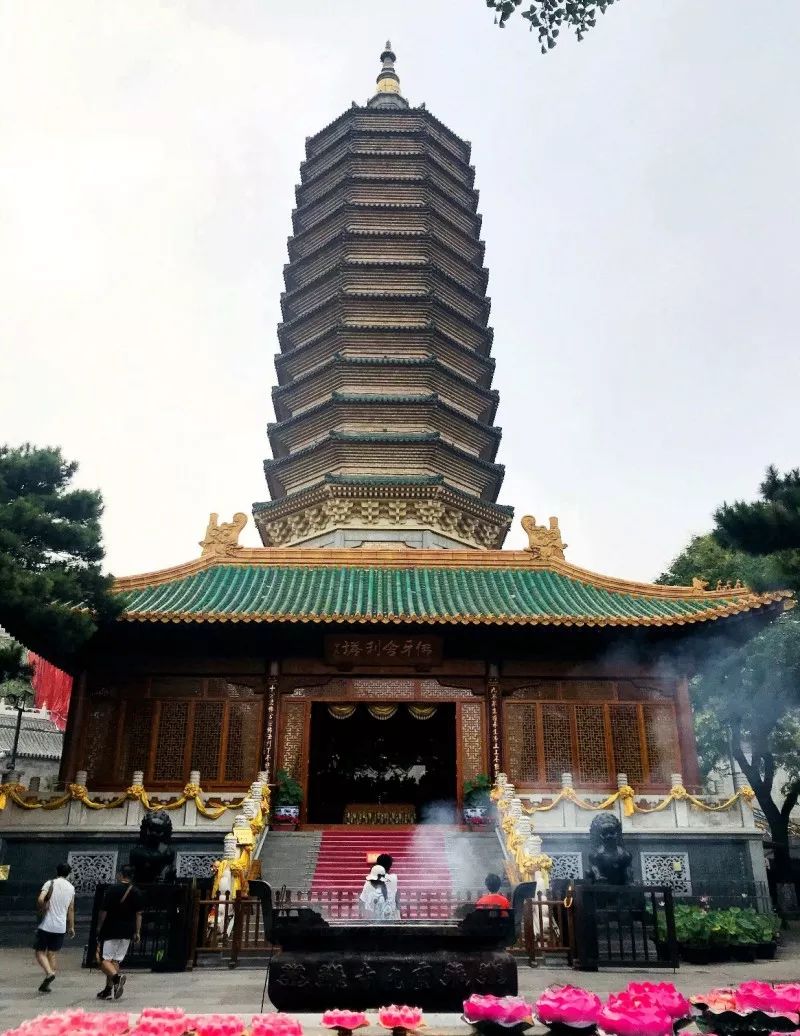 北京八大处灵光寺 招仙塔基(画像千佛塔)