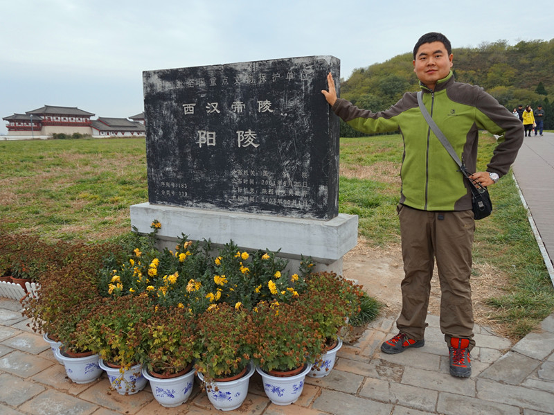 12,唐代帝陵陕西唐代十八位皇帝的陵墓,包括献陵,昭陵,乾陵,定陵,桥陵